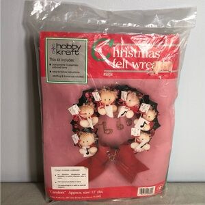 Christmas Felt Wreath Kit - Red Green and White